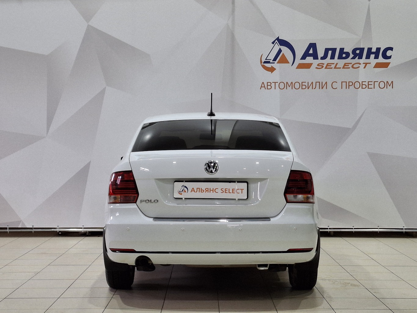 VOLKSWAGEN POLO