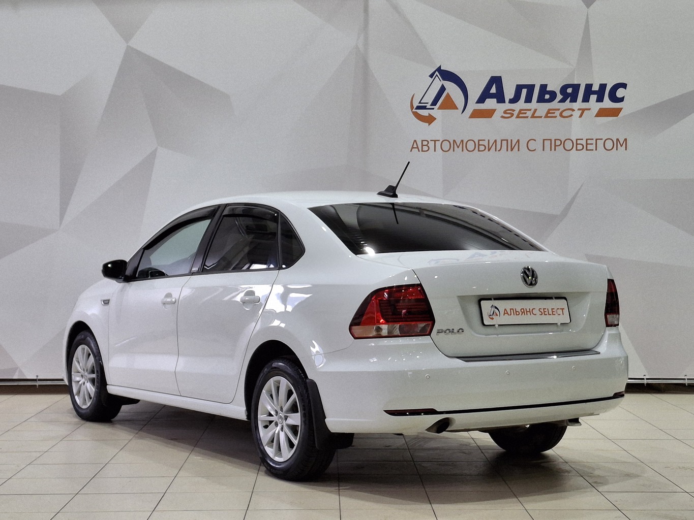 VOLKSWAGEN POLO