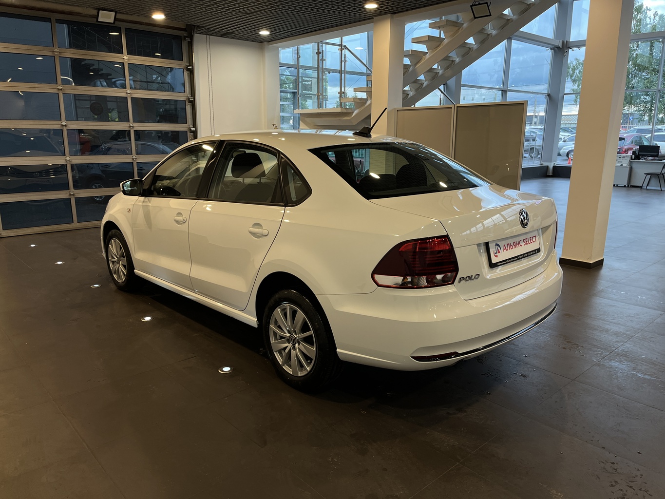 VOLKSWAGEN POLO