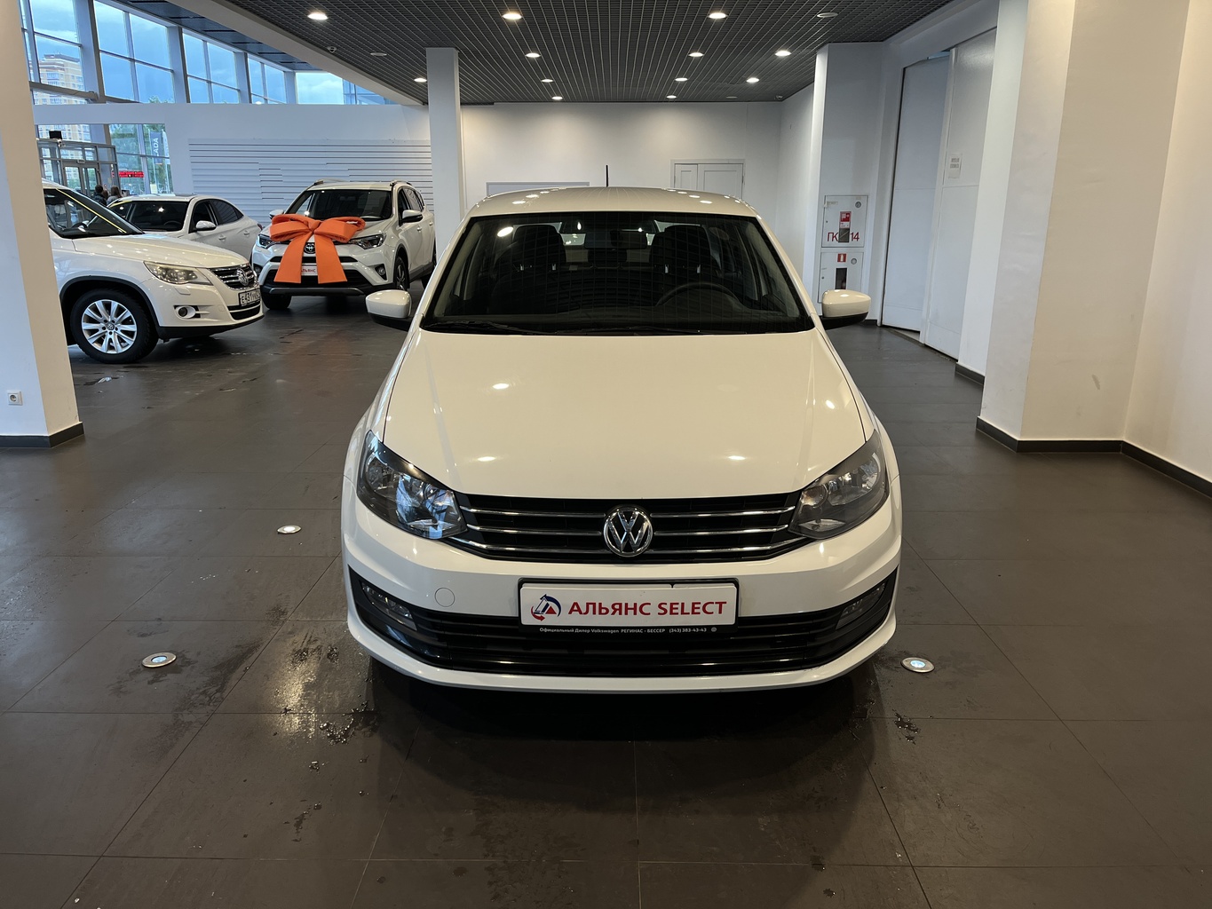 VOLKSWAGEN POLO