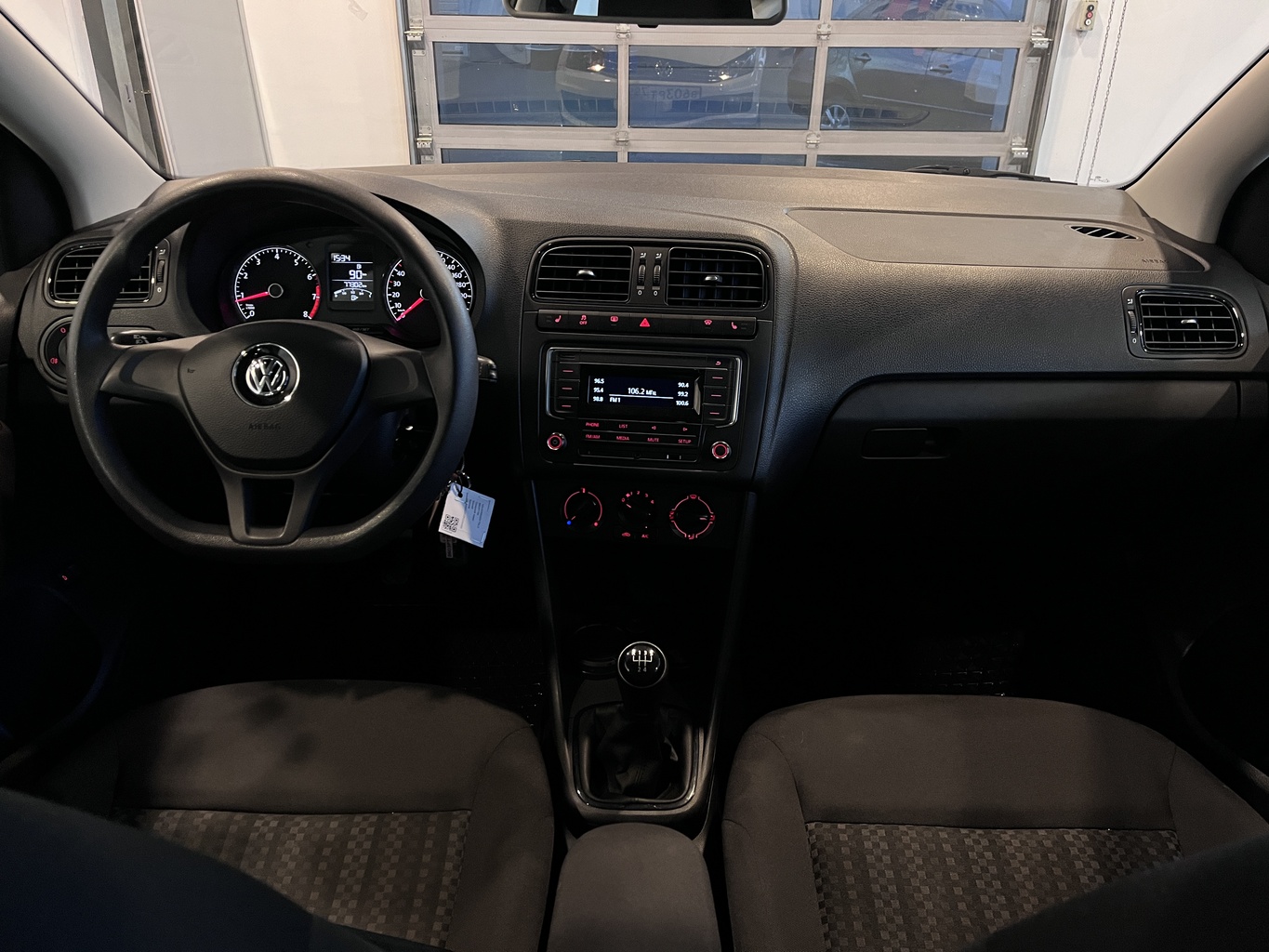 VOLKSWAGEN POLO