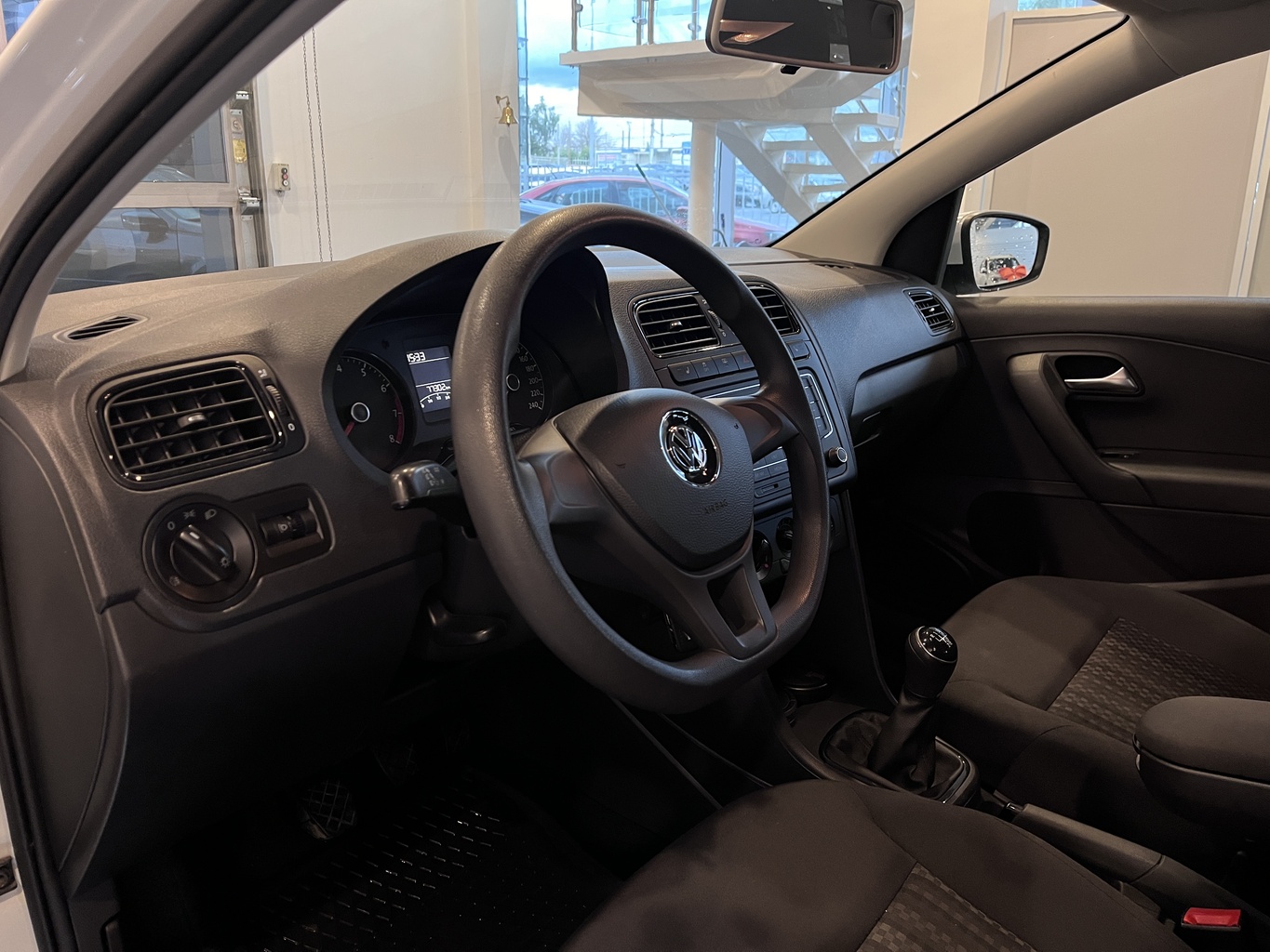 VOLKSWAGEN POLO