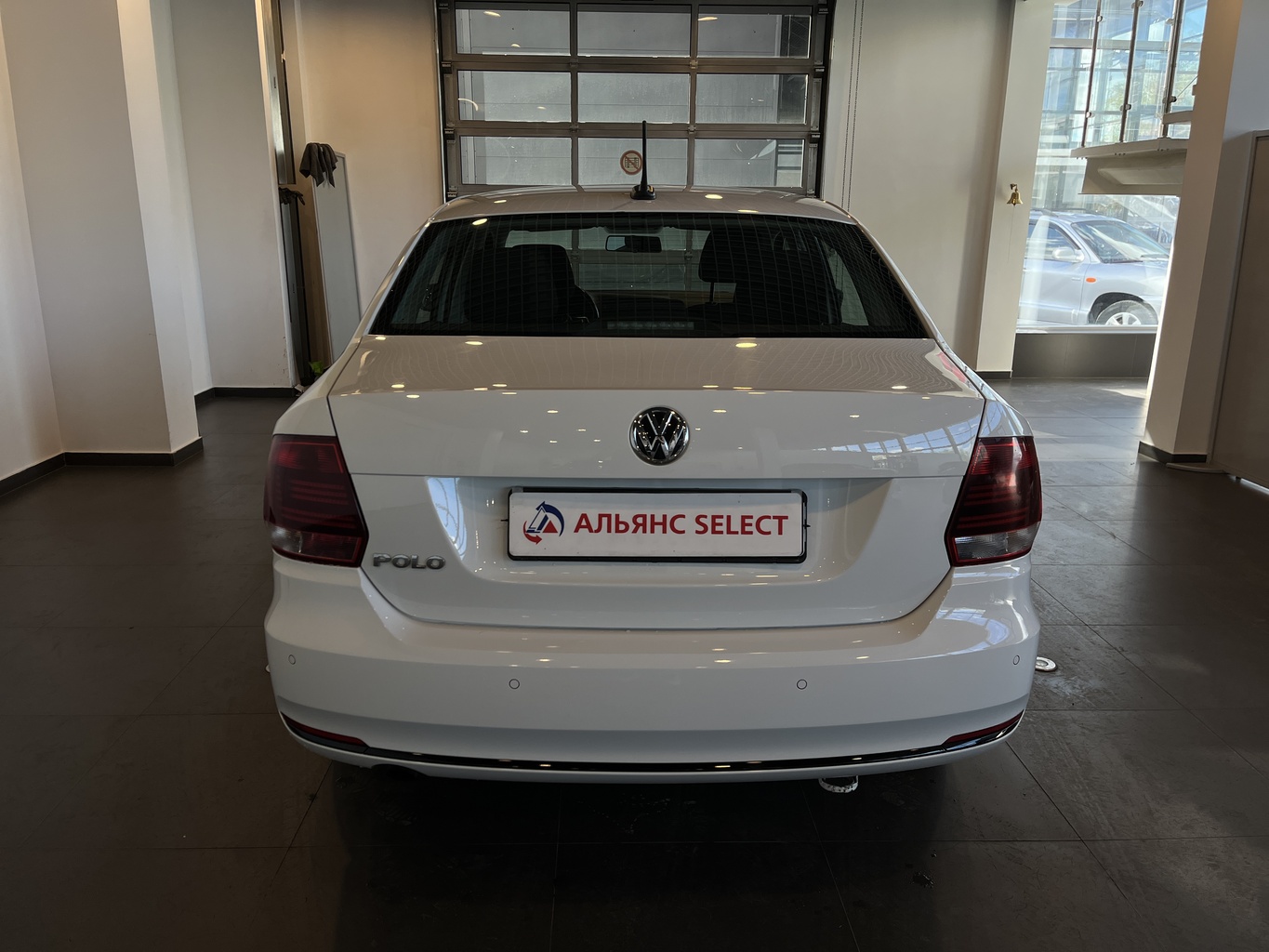 VOLKSWAGEN POLO