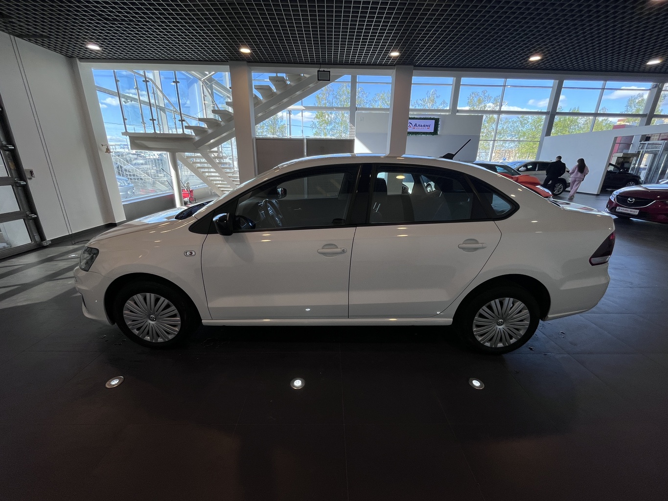 VOLKSWAGEN POLO