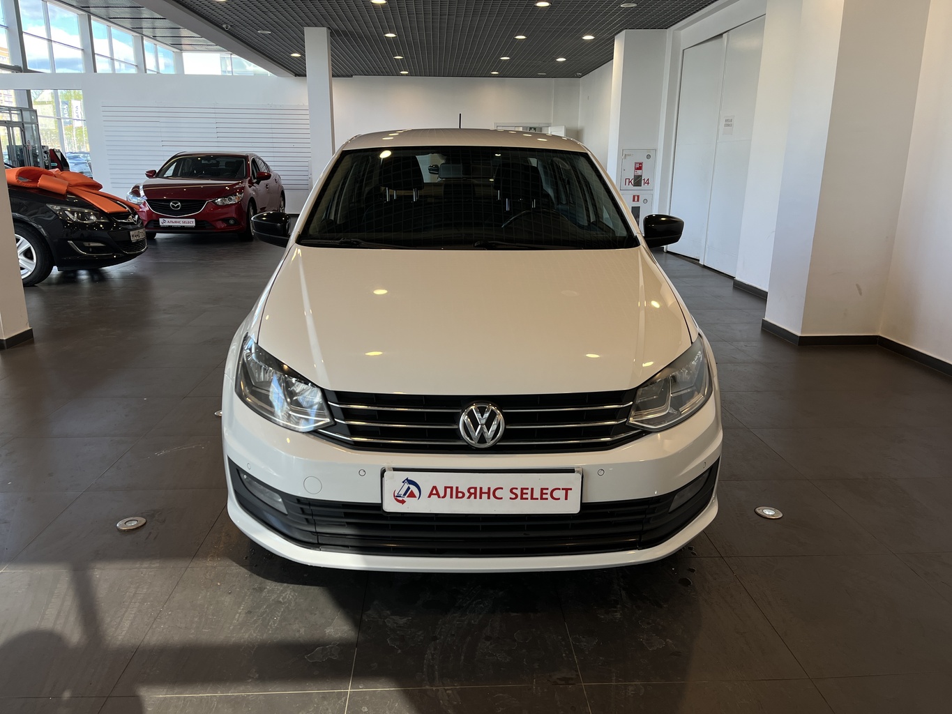 VOLKSWAGEN POLO