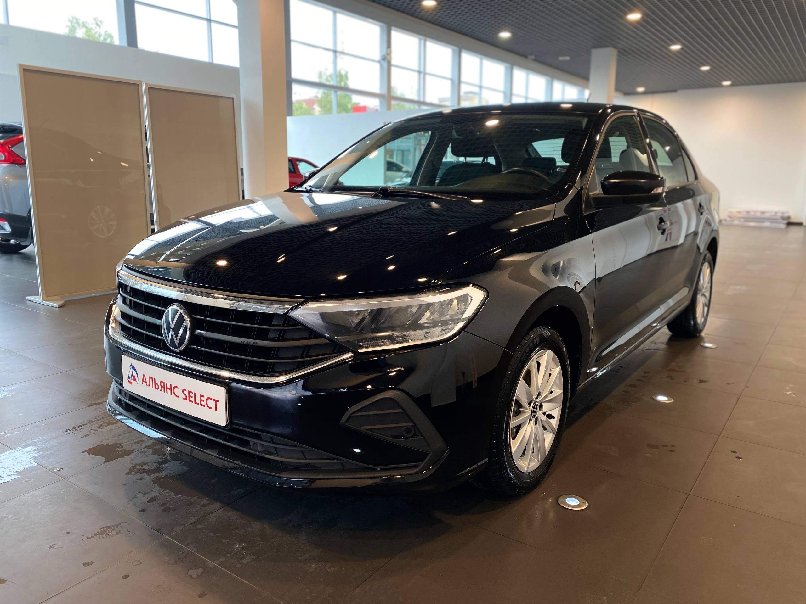 VOLKSWAGEN POLO