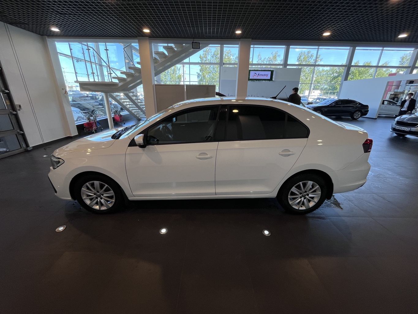 VOLKSWAGEN POLO