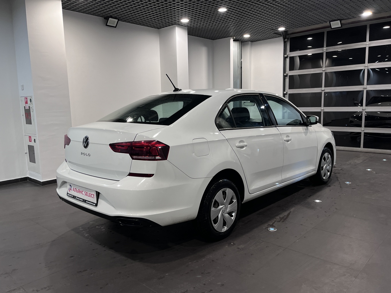 VOLKSWAGEN POLO