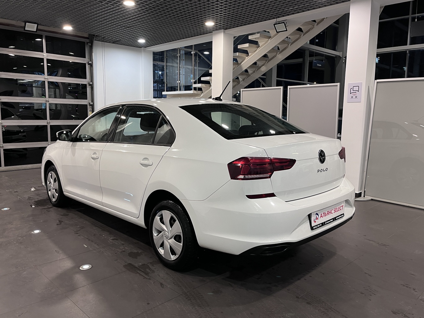 VOLKSWAGEN POLO