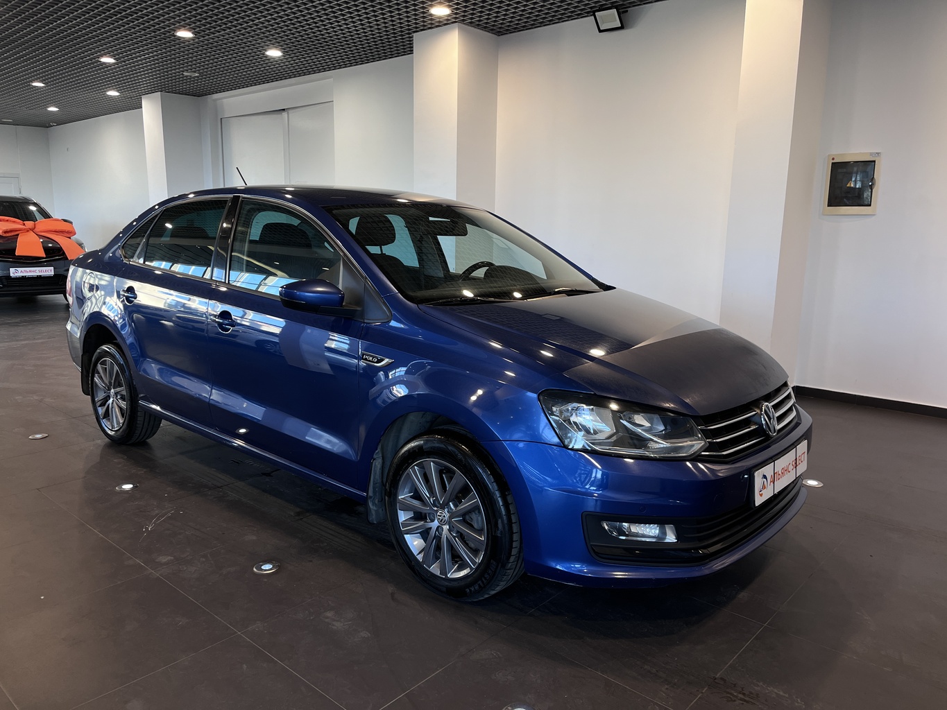 VOLKSWAGEN POLO