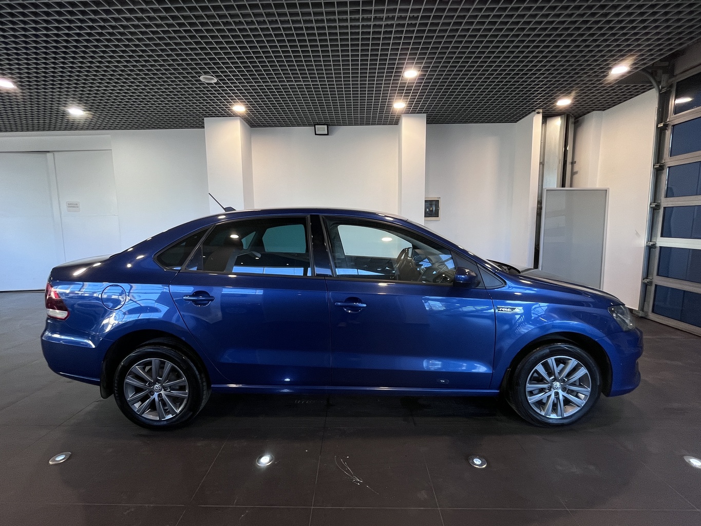 VOLKSWAGEN POLO