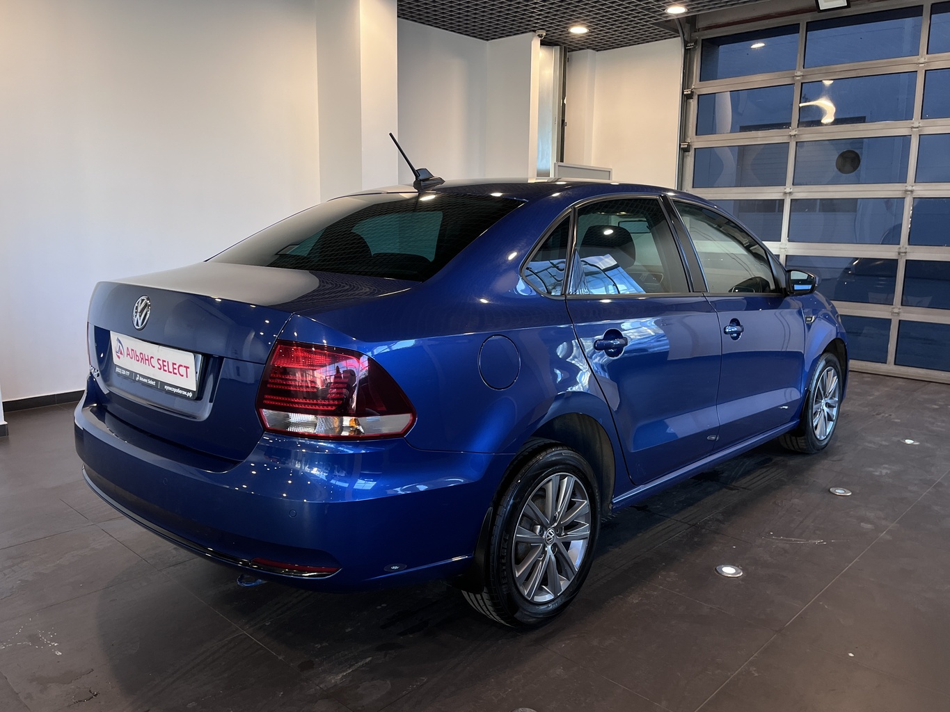 VOLKSWAGEN POLO