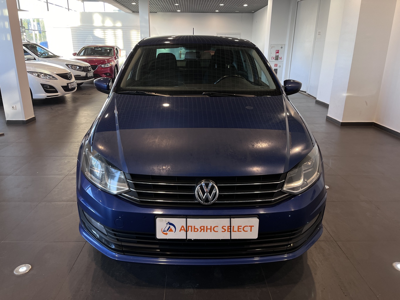 VOLKSWAGEN POLO
