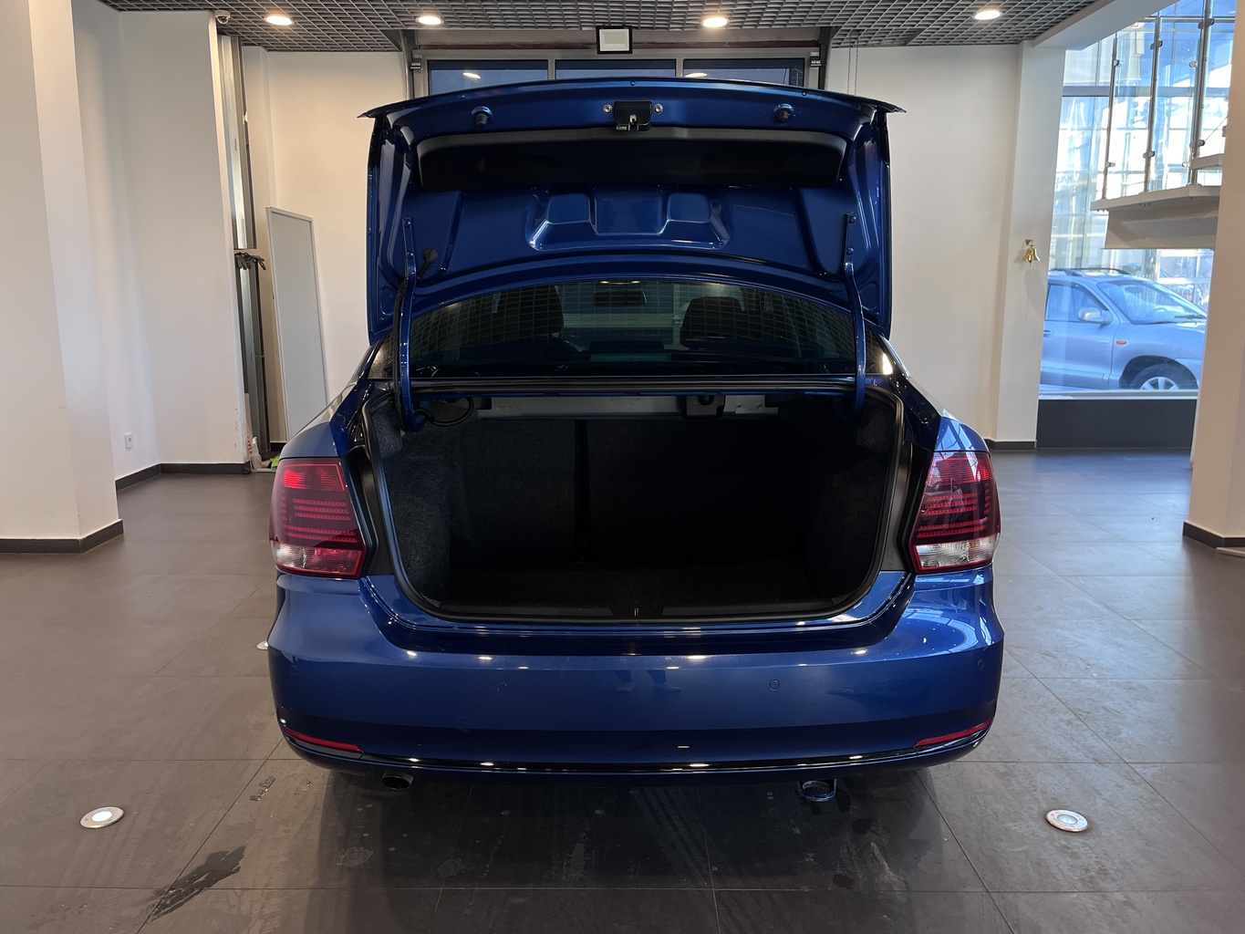 VOLKSWAGEN POLO