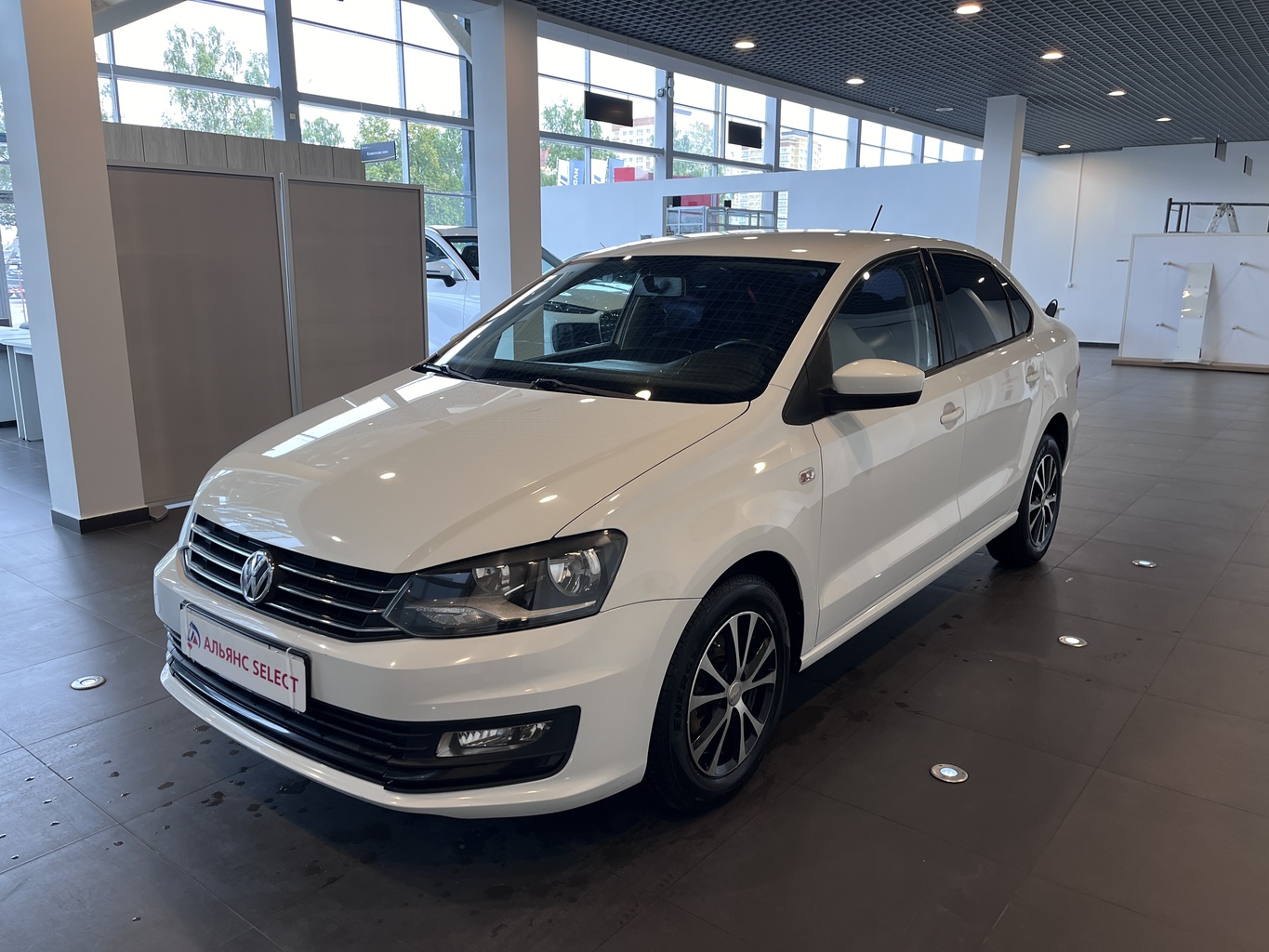 VOLKSWAGEN POLO