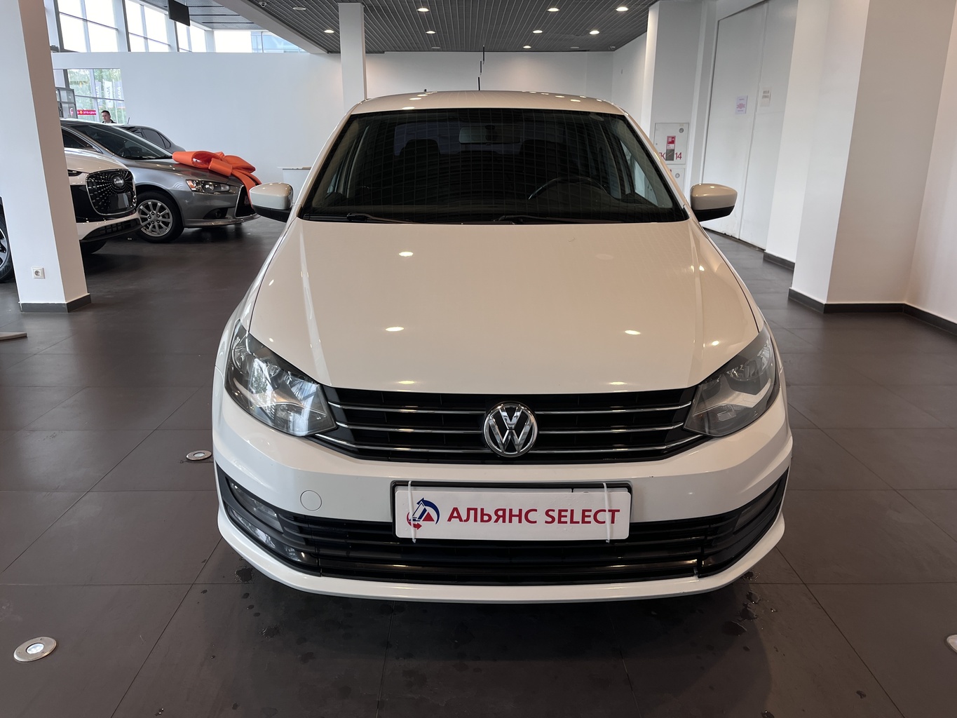 VOLKSWAGEN POLO