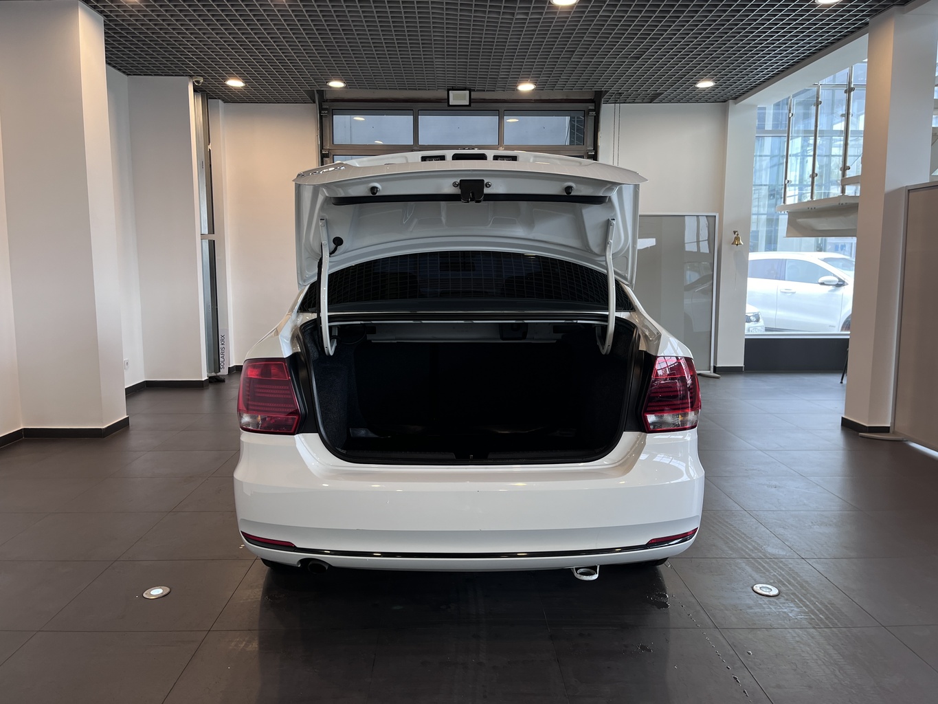 VOLKSWAGEN POLO