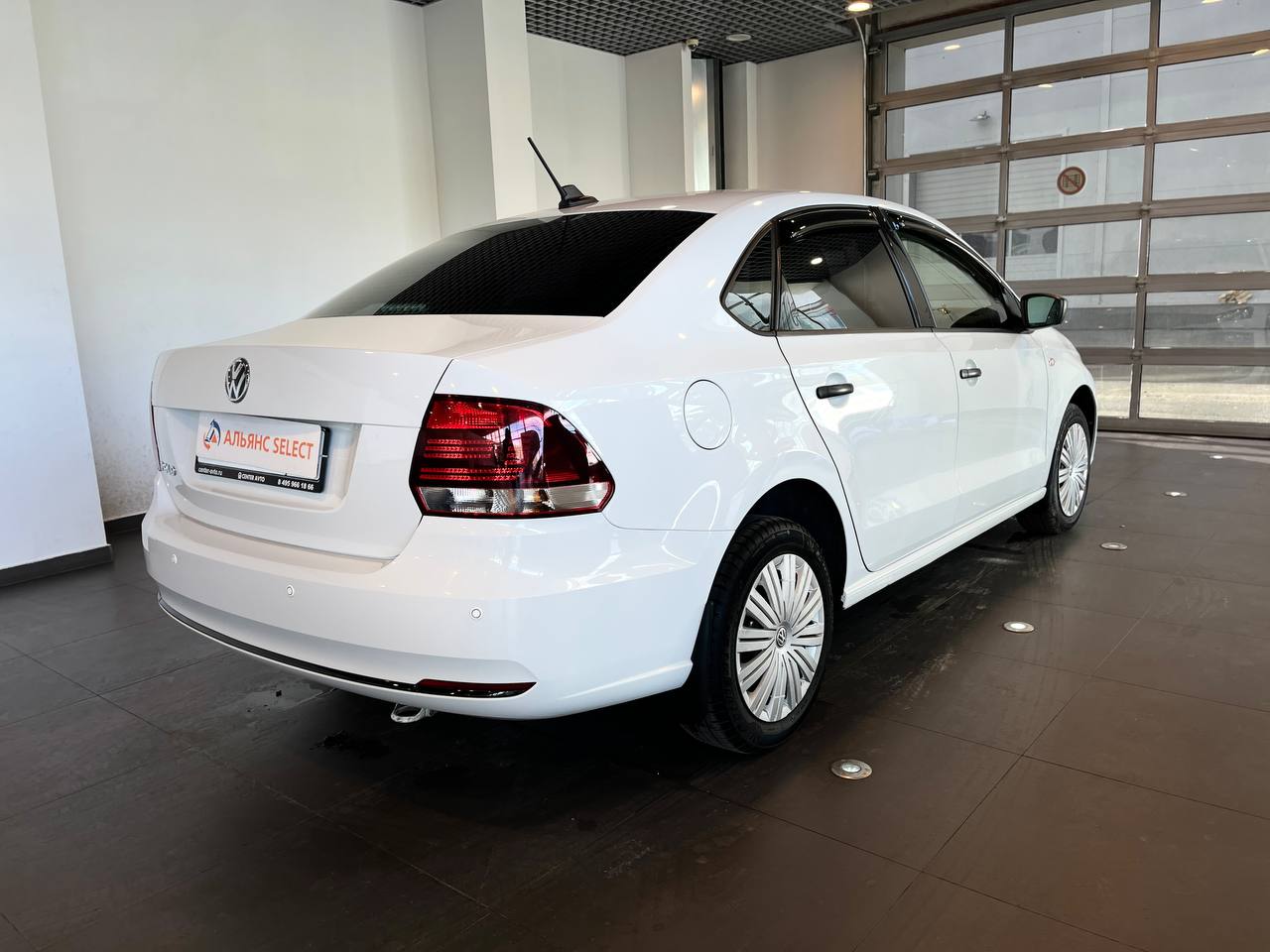 VOLKSWAGEN POLO