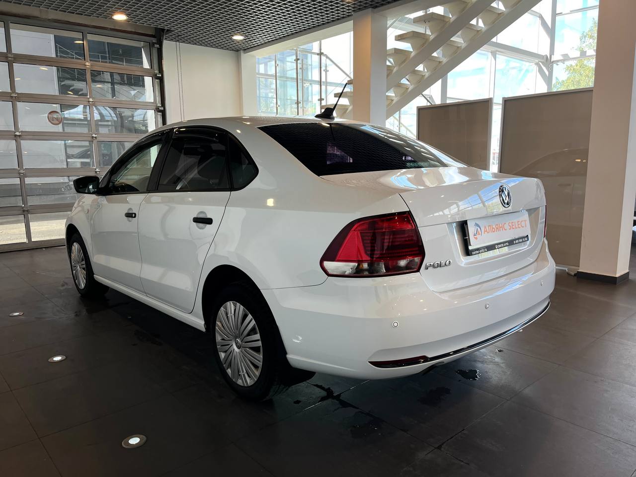VOLKSWAGEN POLO