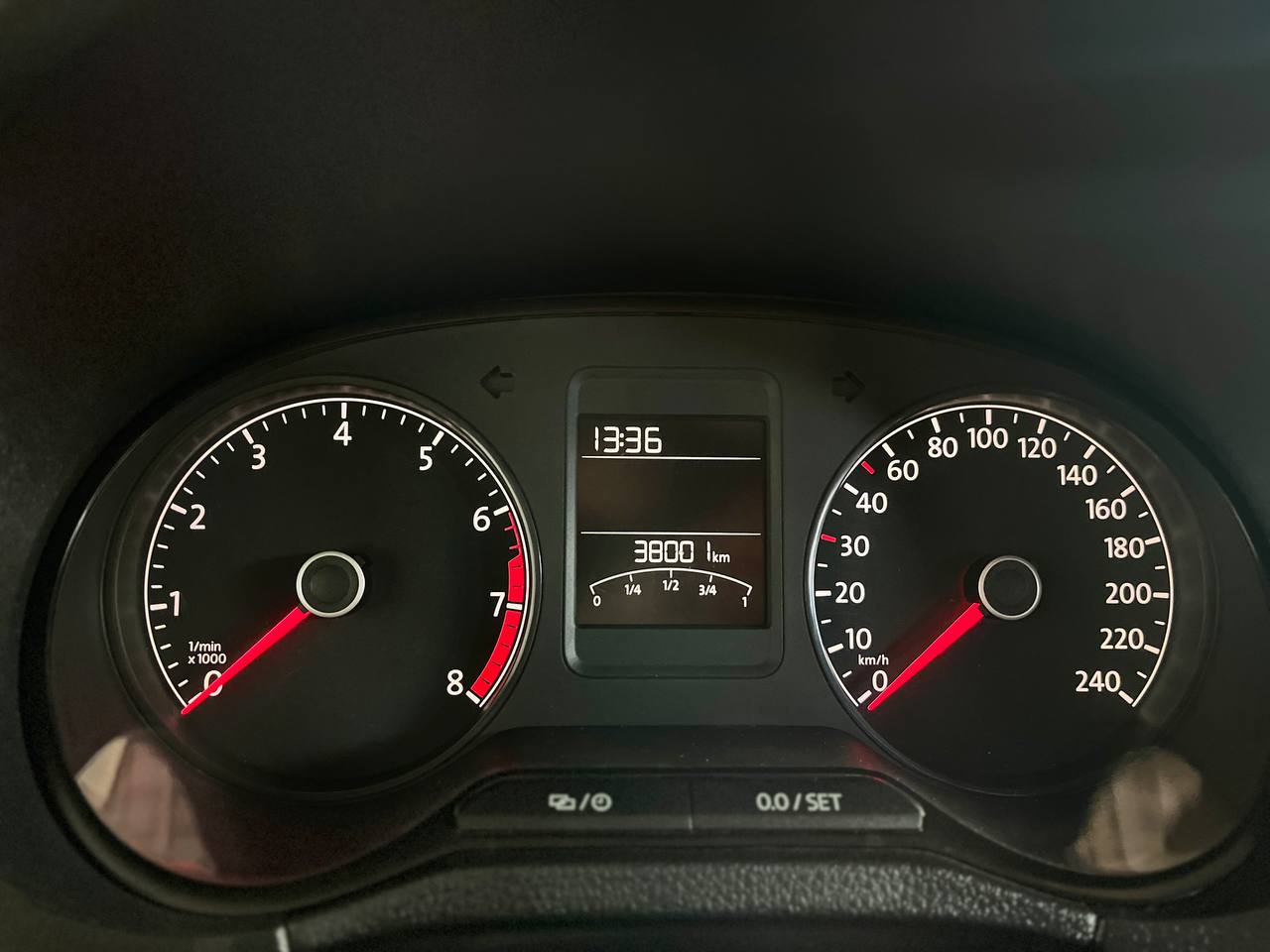 VOLKSWAGEN POLO