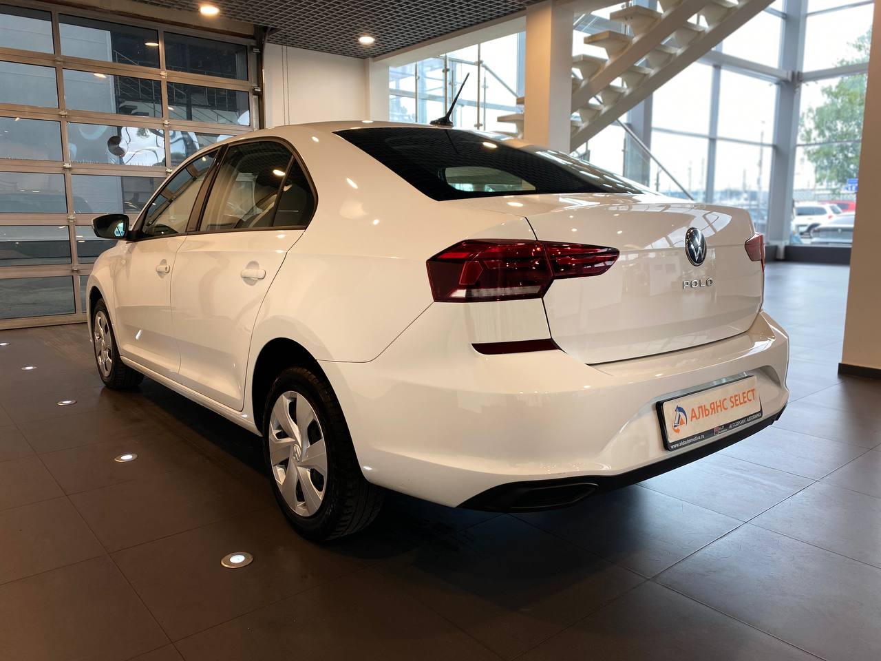 VOLKSWAGEN POLO