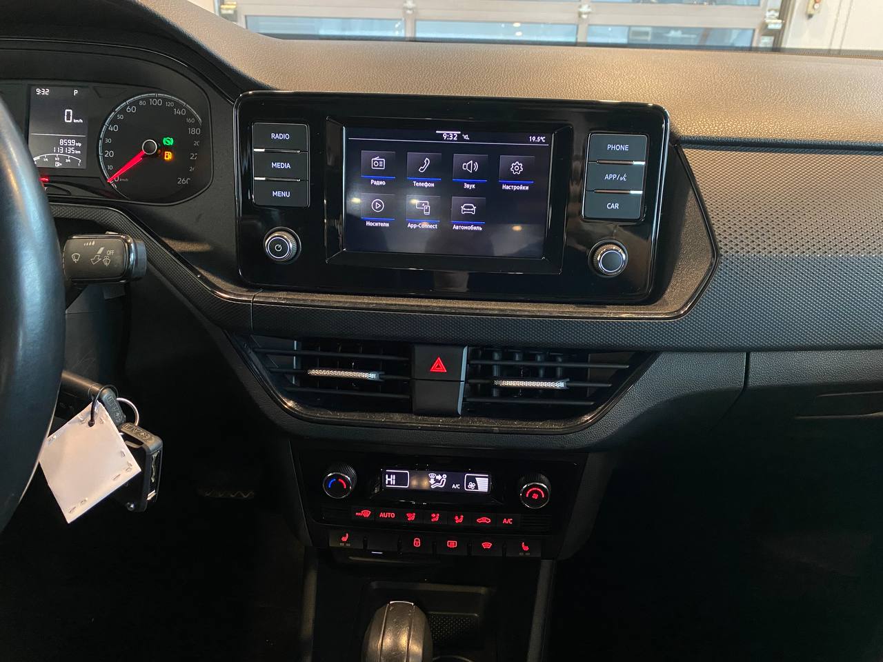 VOLKSWAGEN POLO