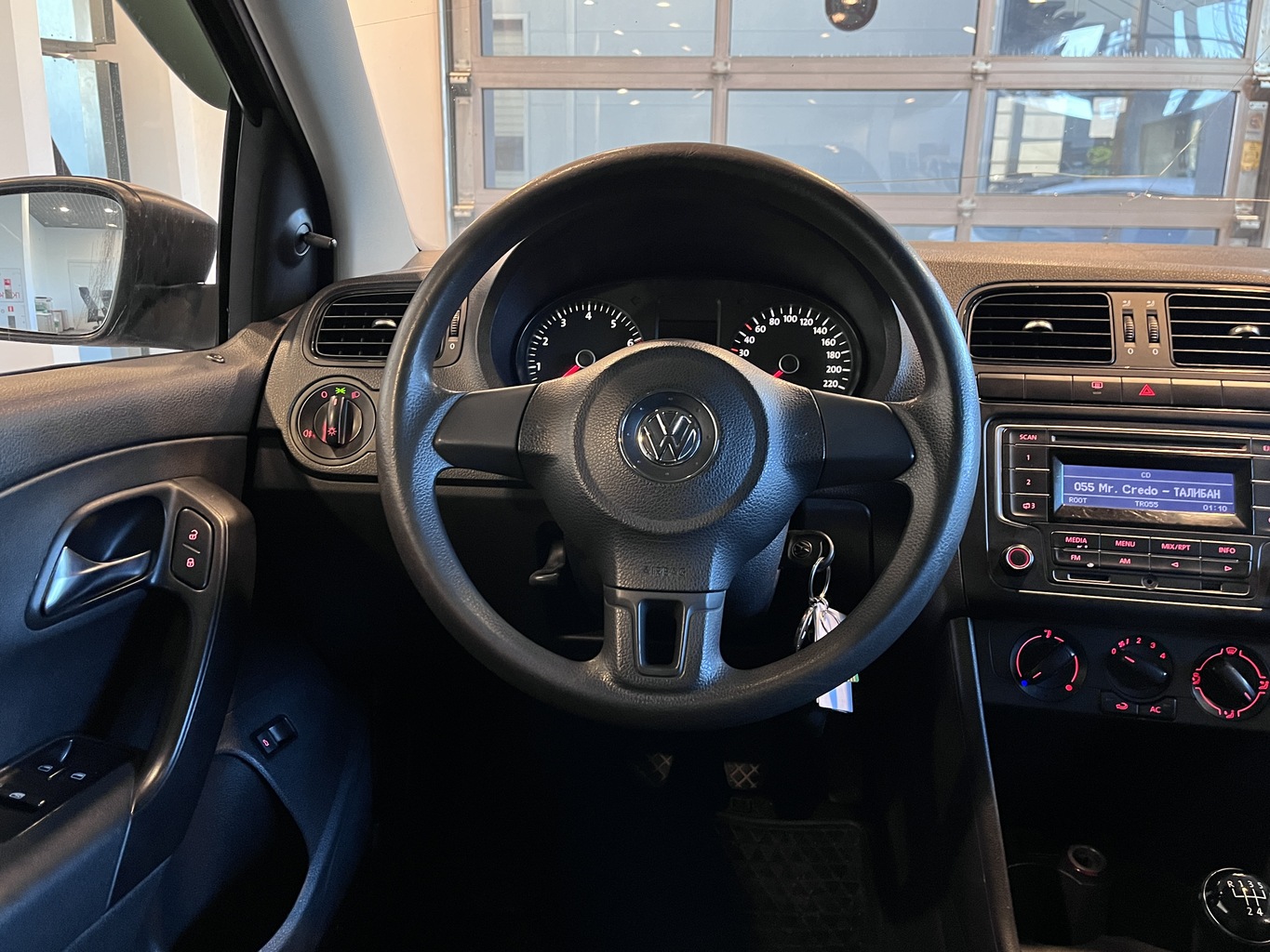 VOLKSWAGEN POLO