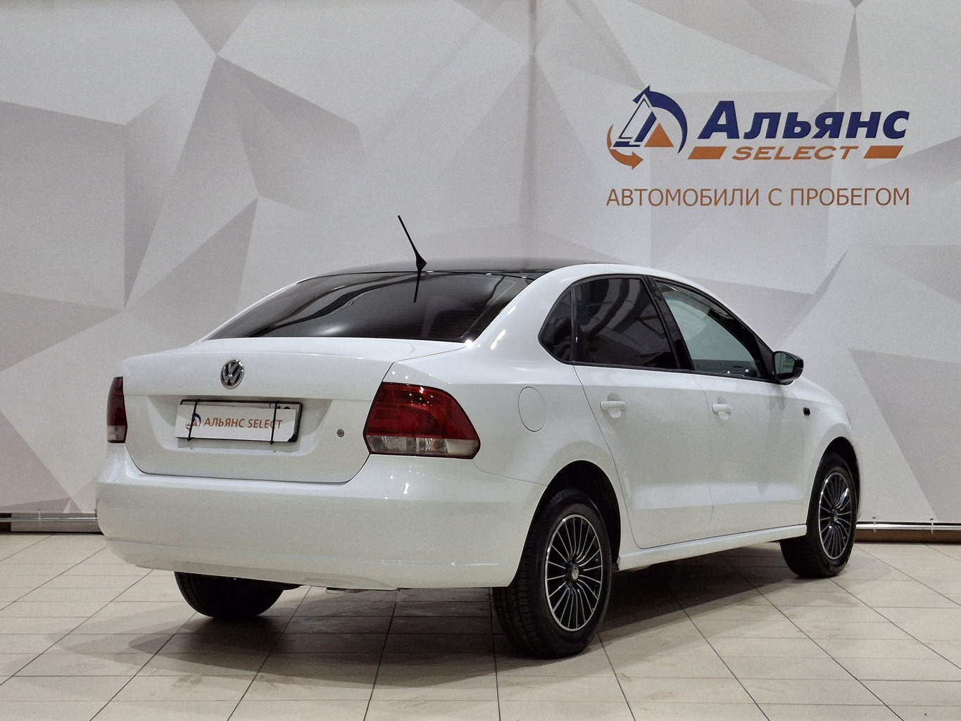 VOLKSWAGEN POLO