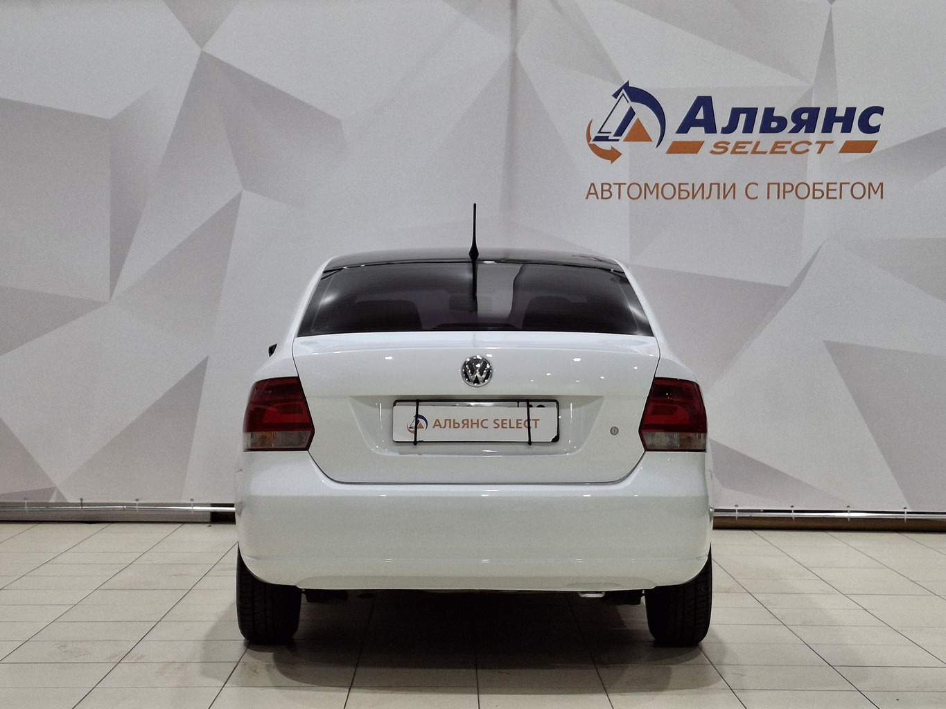 VOLKSWAGEN POLO