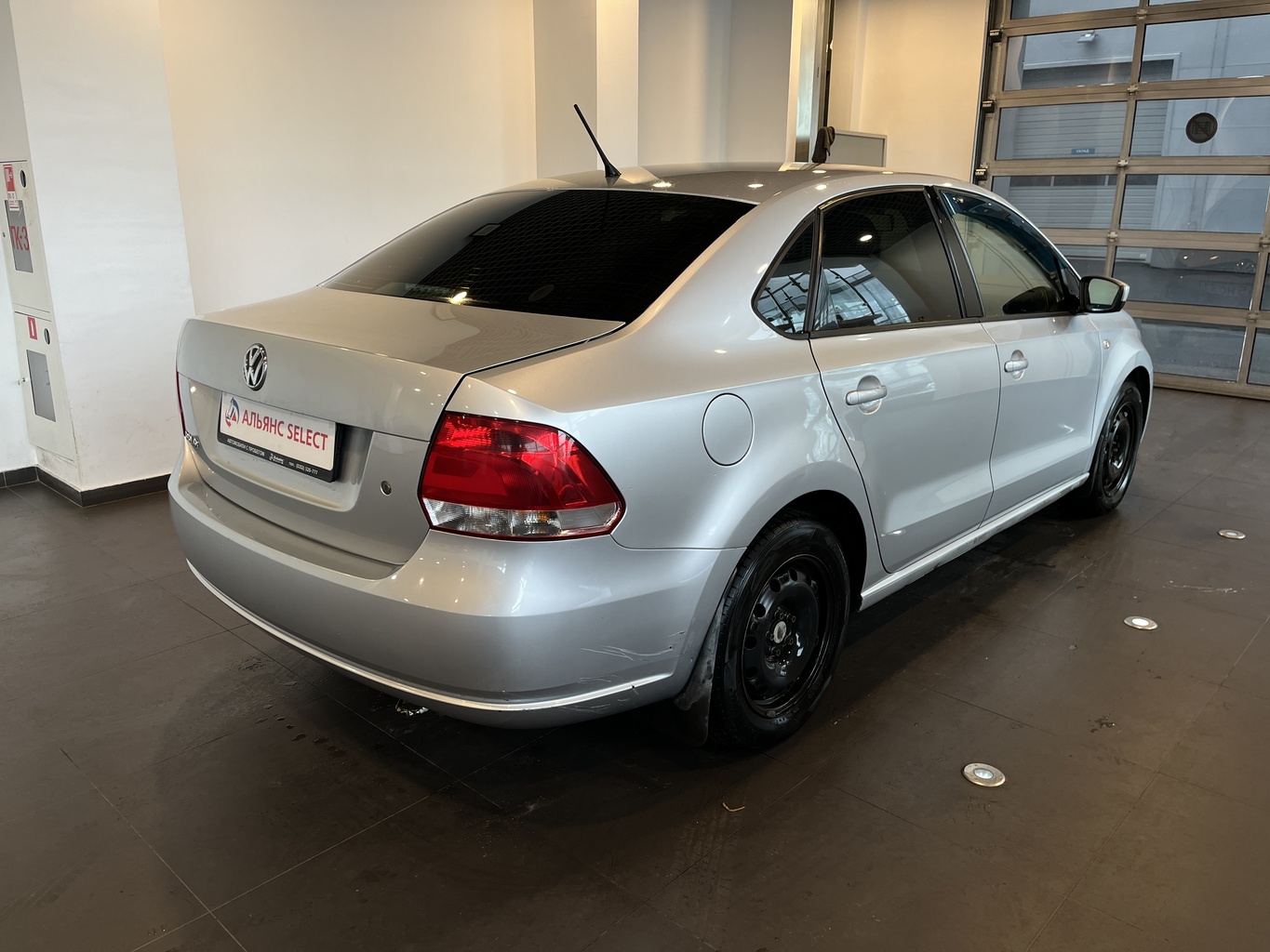 VOLKSWAGEN POLO