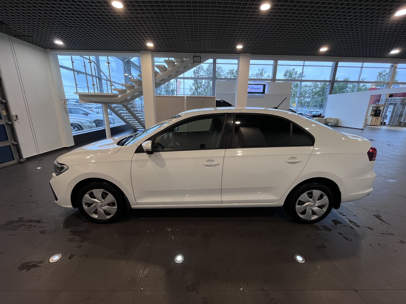 VOLKSWAGEN POLO