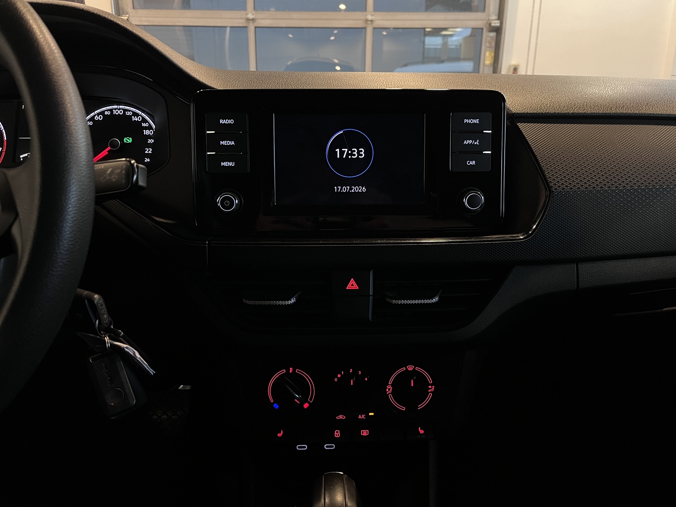 VOLKSWAGEN POLO