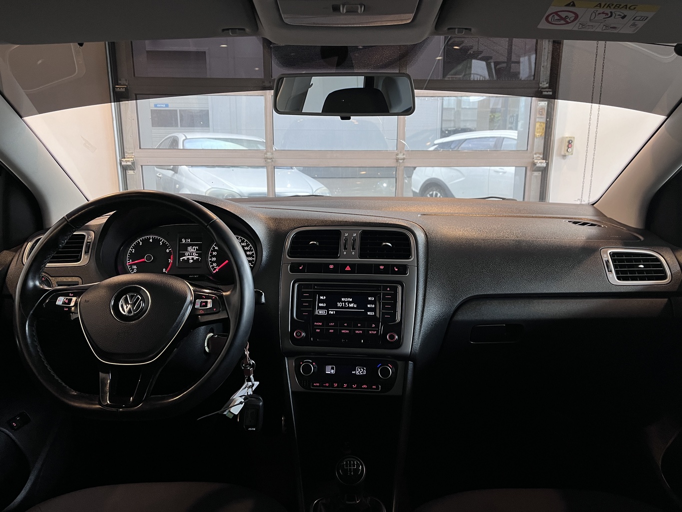 VOLKSWAGEN POLO