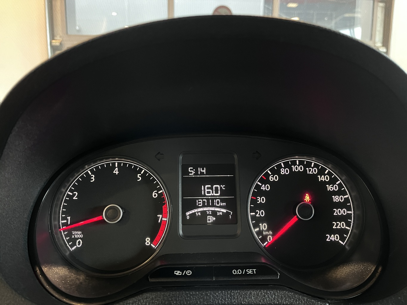 VOLKSWAGEN POLO