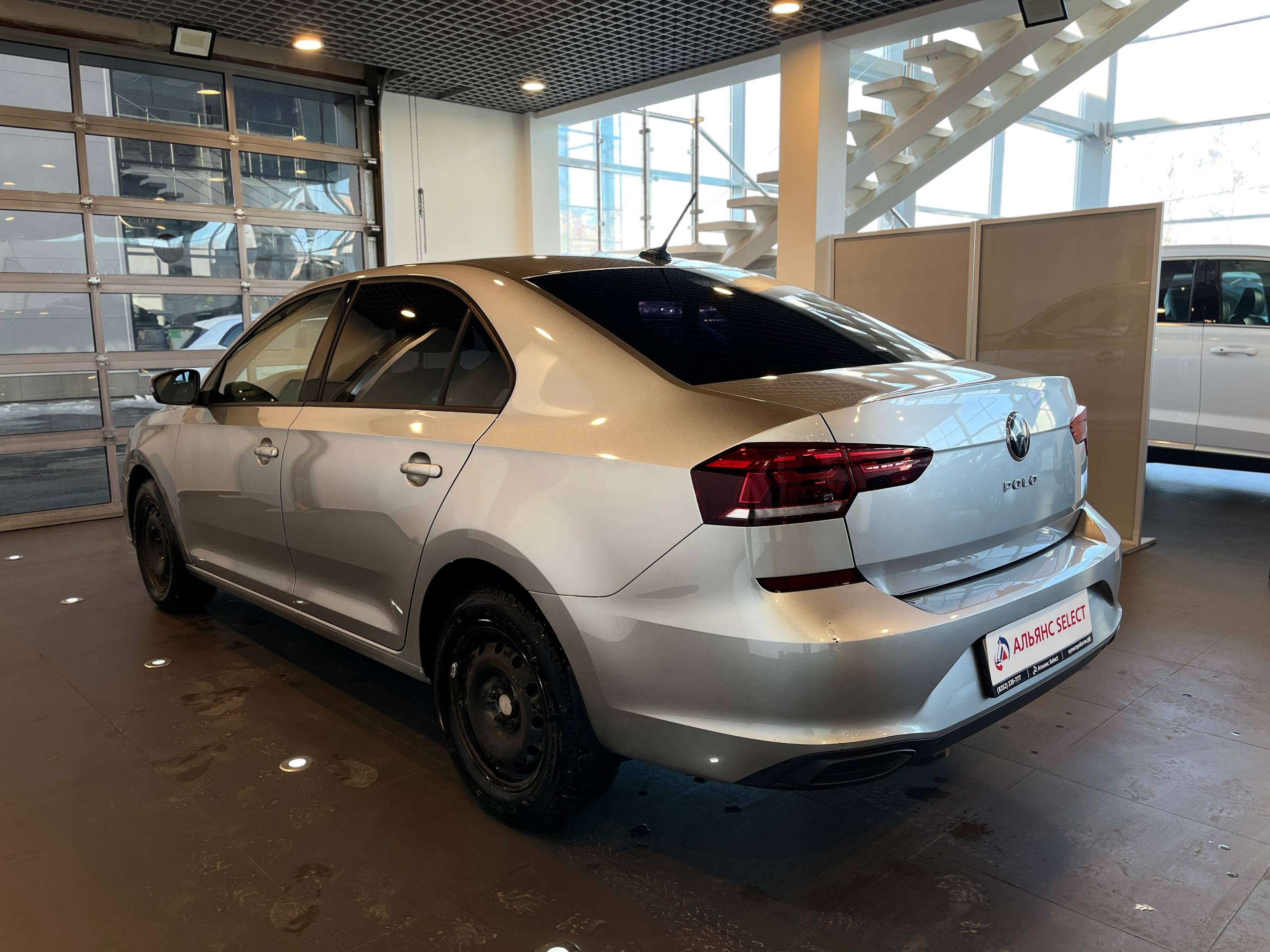 VOLKSWAGEN POLO