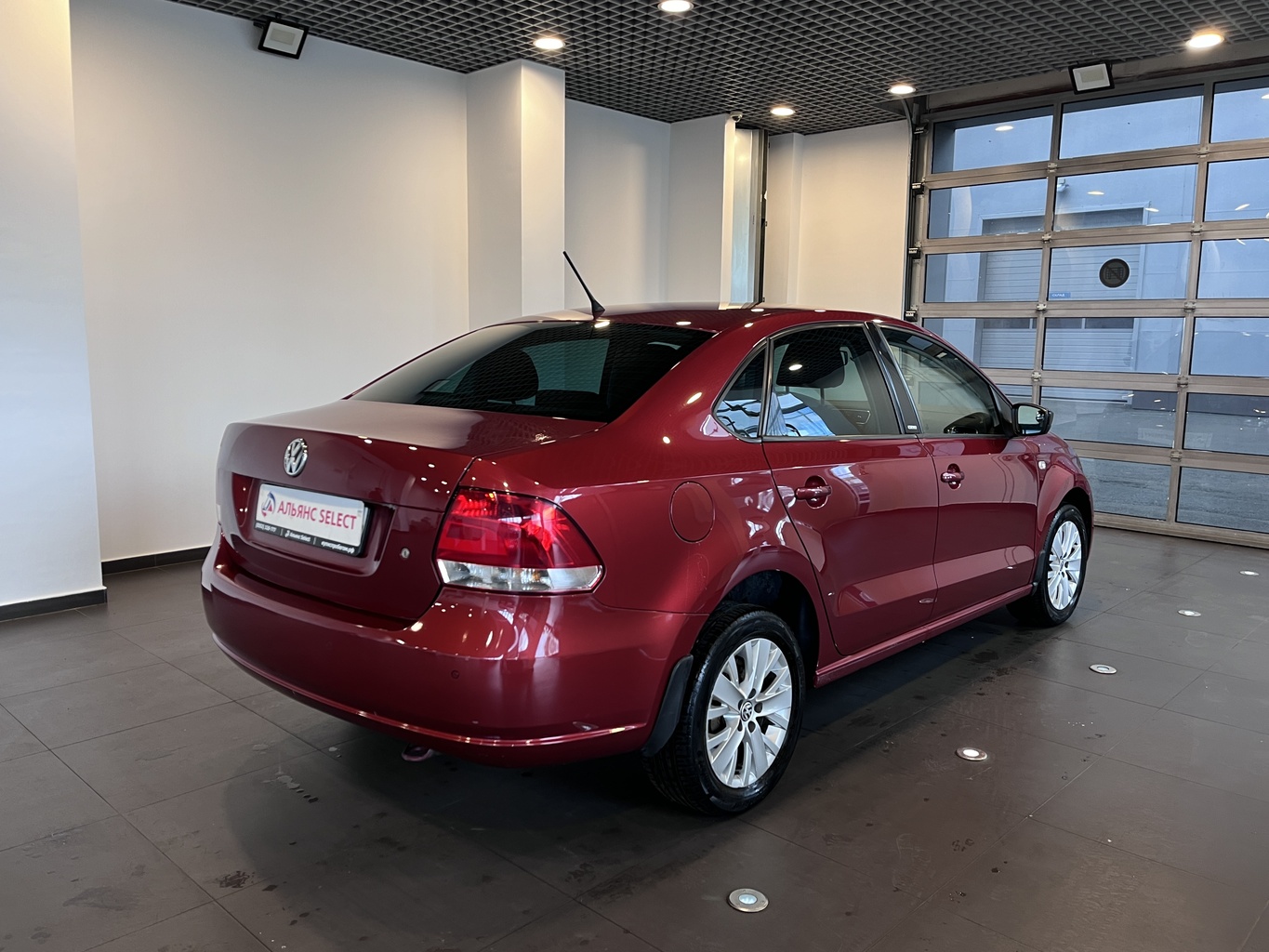 VOLKSWAGEN POLO