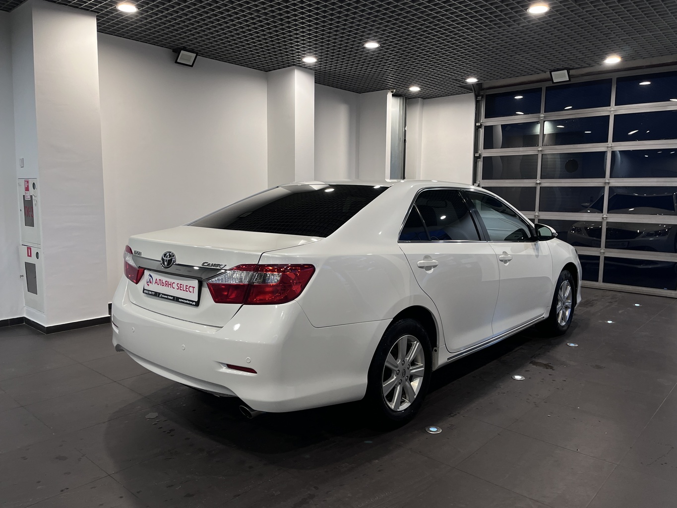 TOYOTA CAMRY