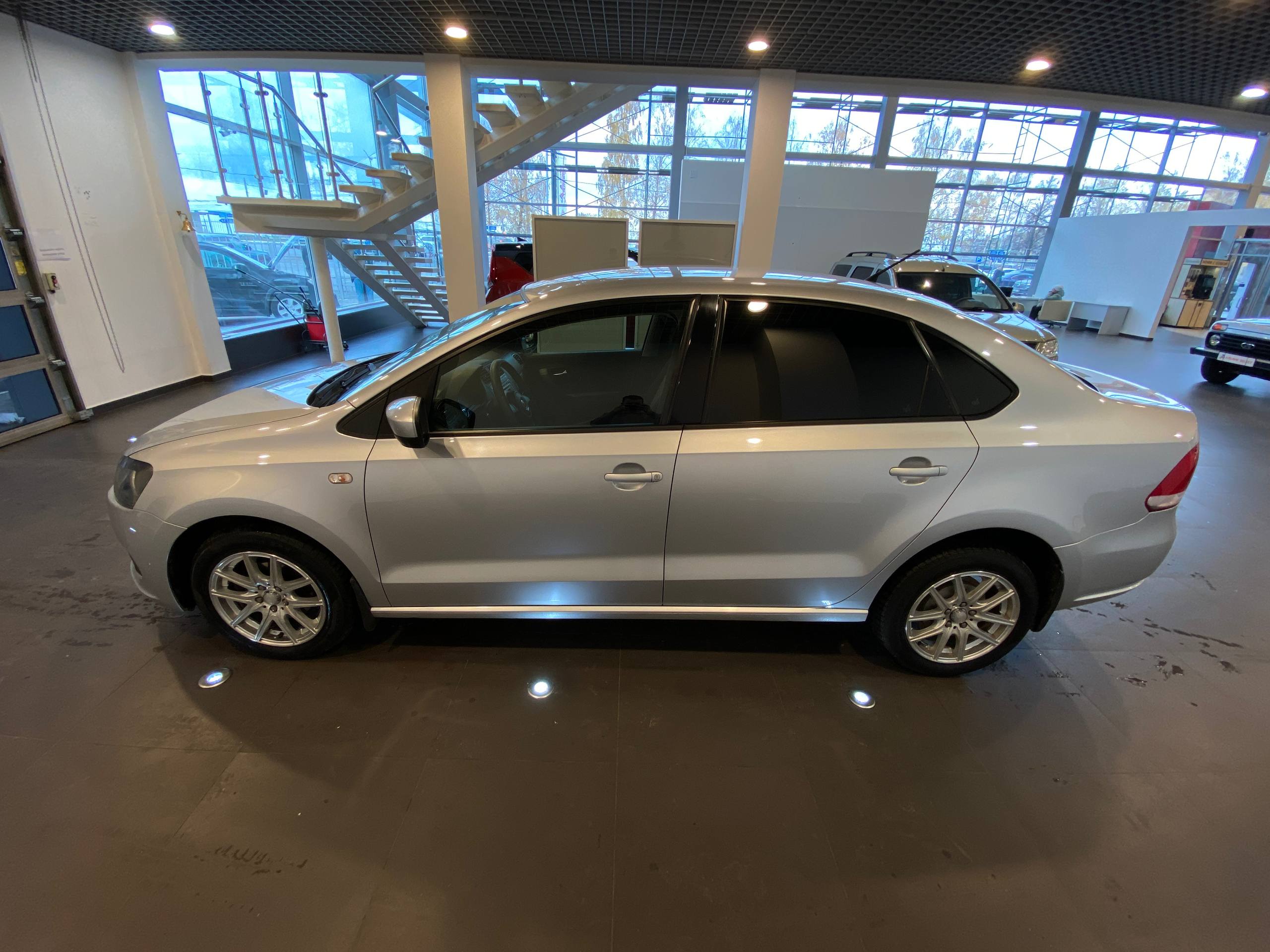 VOLKSWAGEN POLO