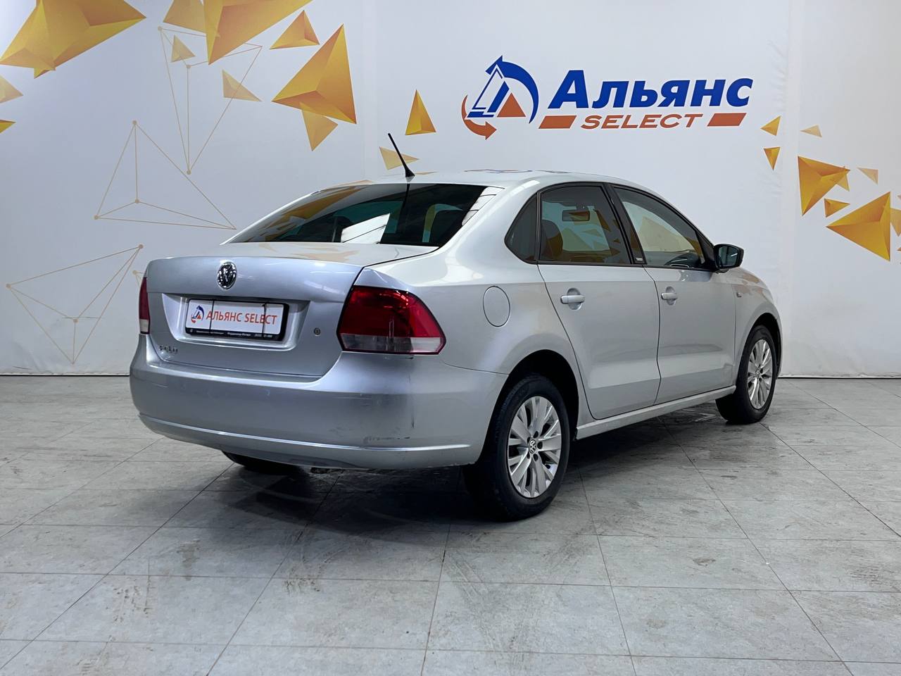 VOLKSWAGEN POLO