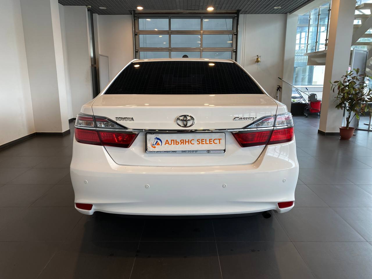 TOYOTA CAMRY