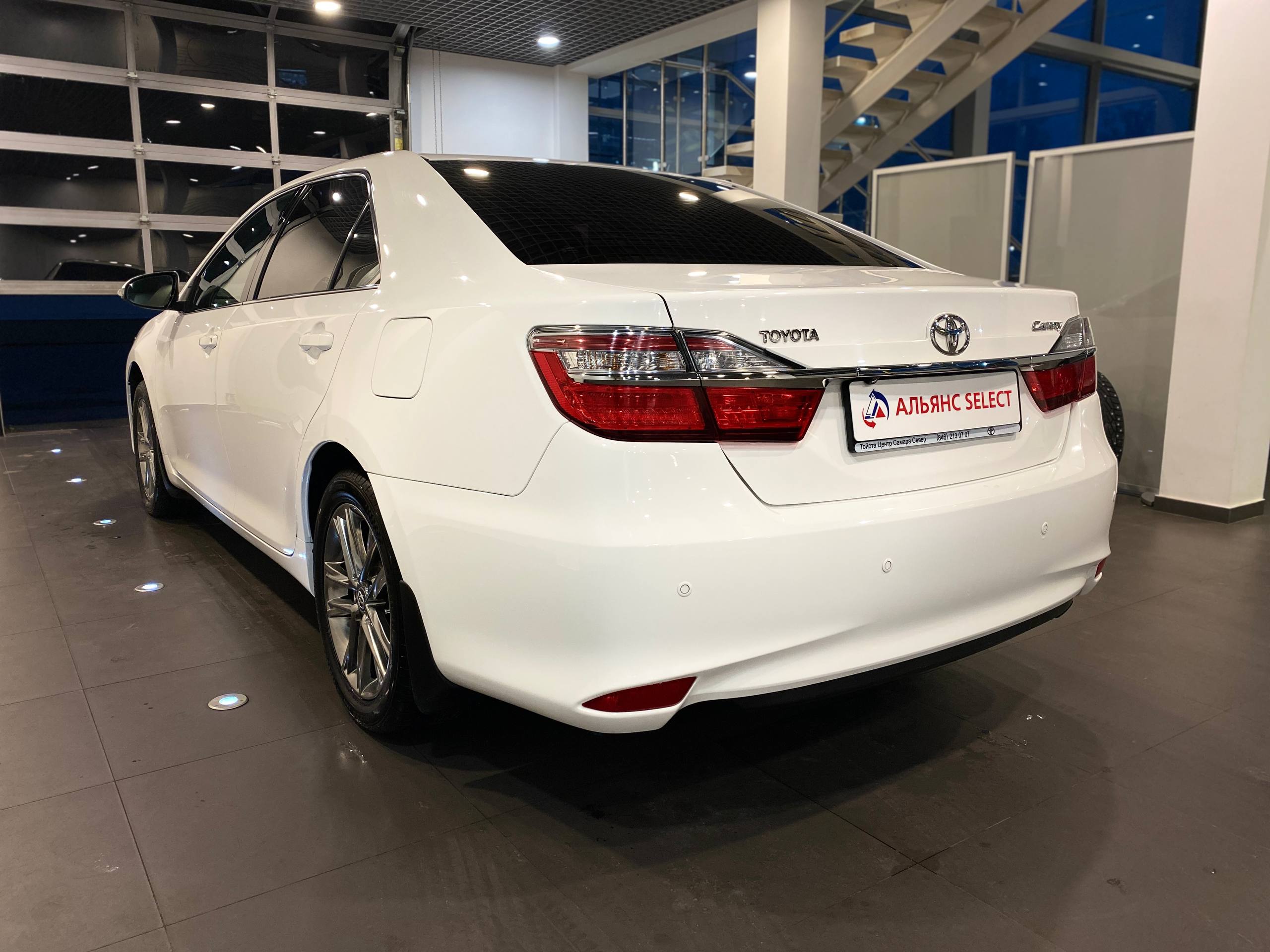 TOYOTA CAMRY