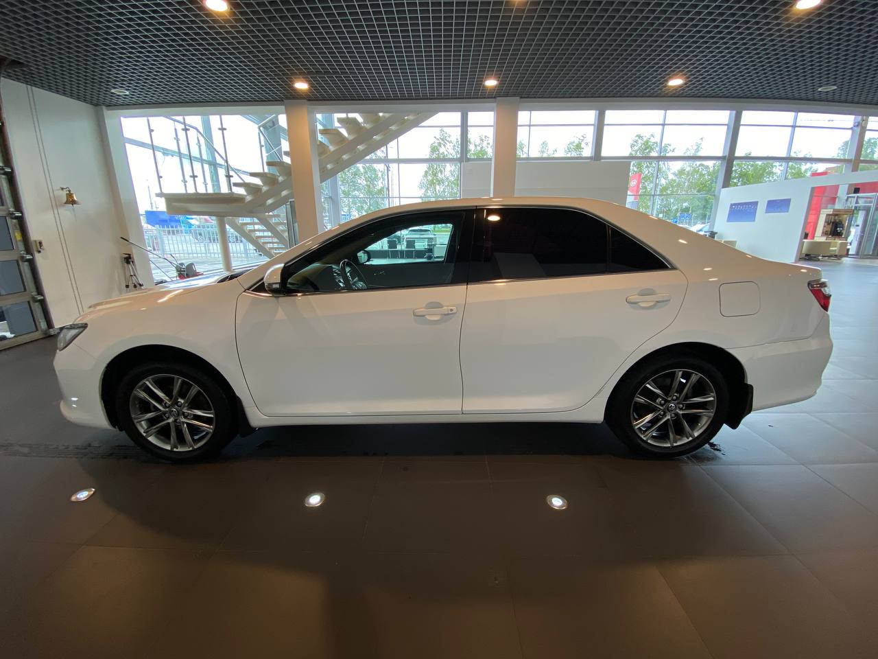 TOYOTA CAMRY