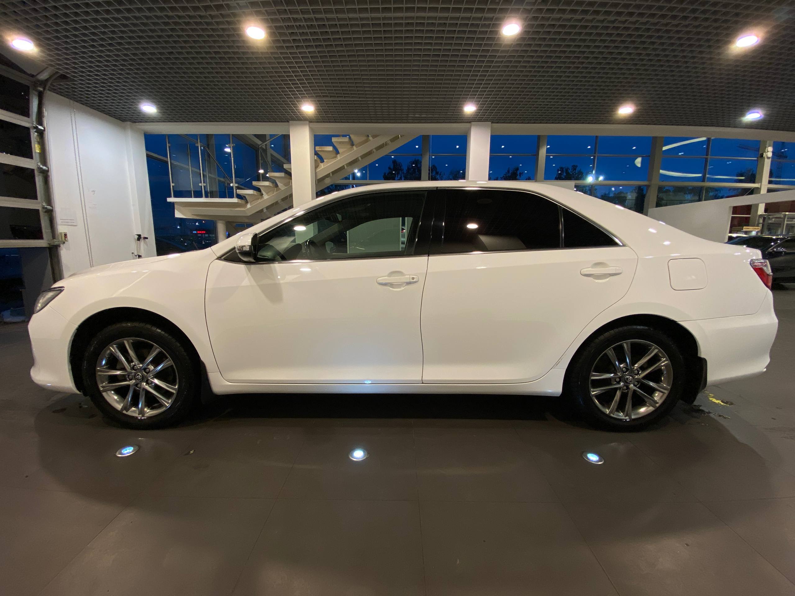 TOYOTA CAMRY