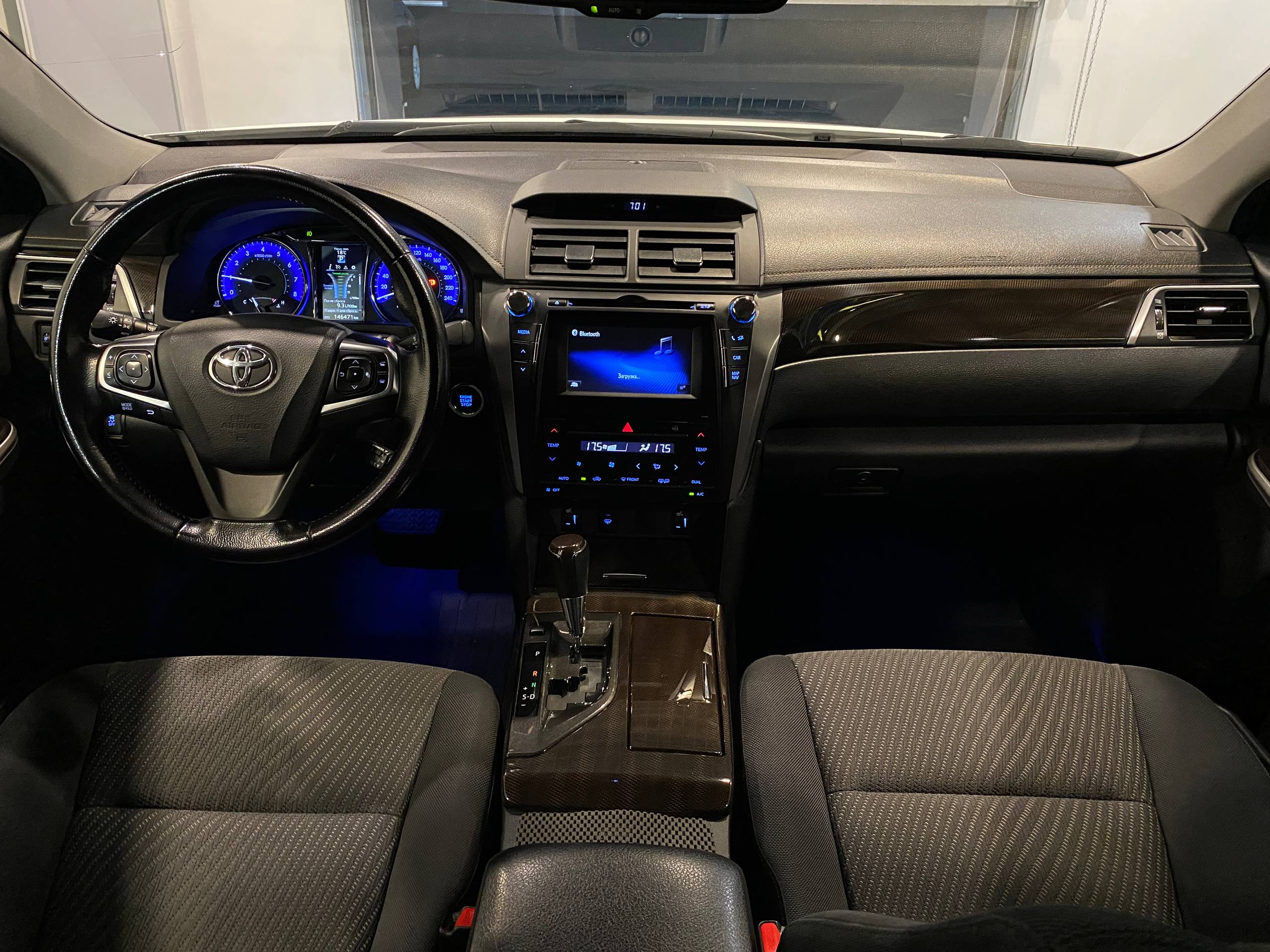 TOYOTA CAMRY