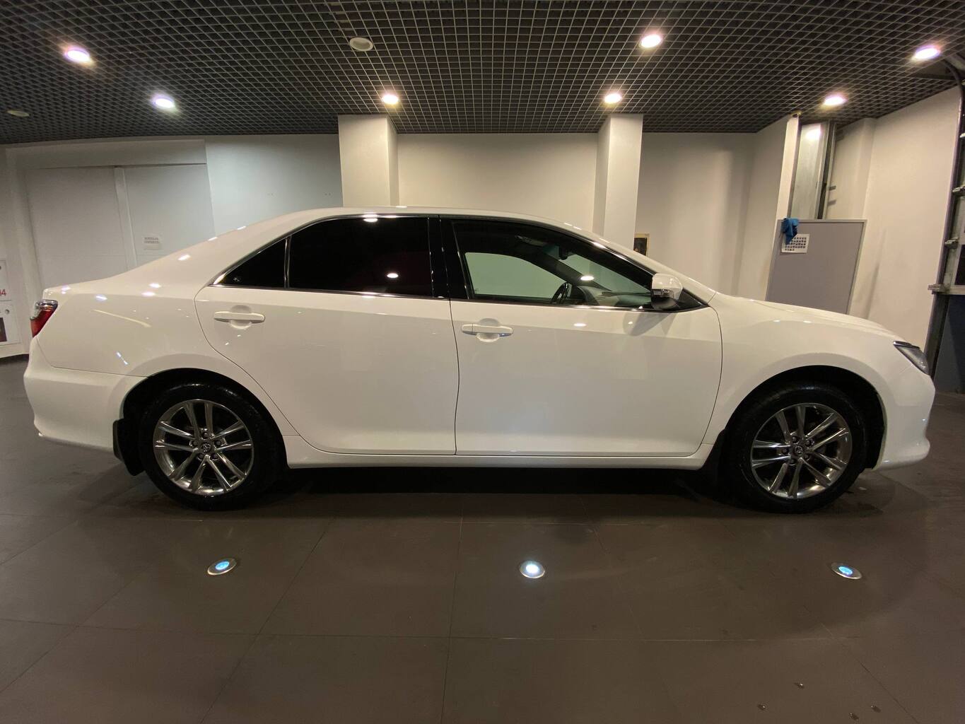 TOYOTA CAMRY