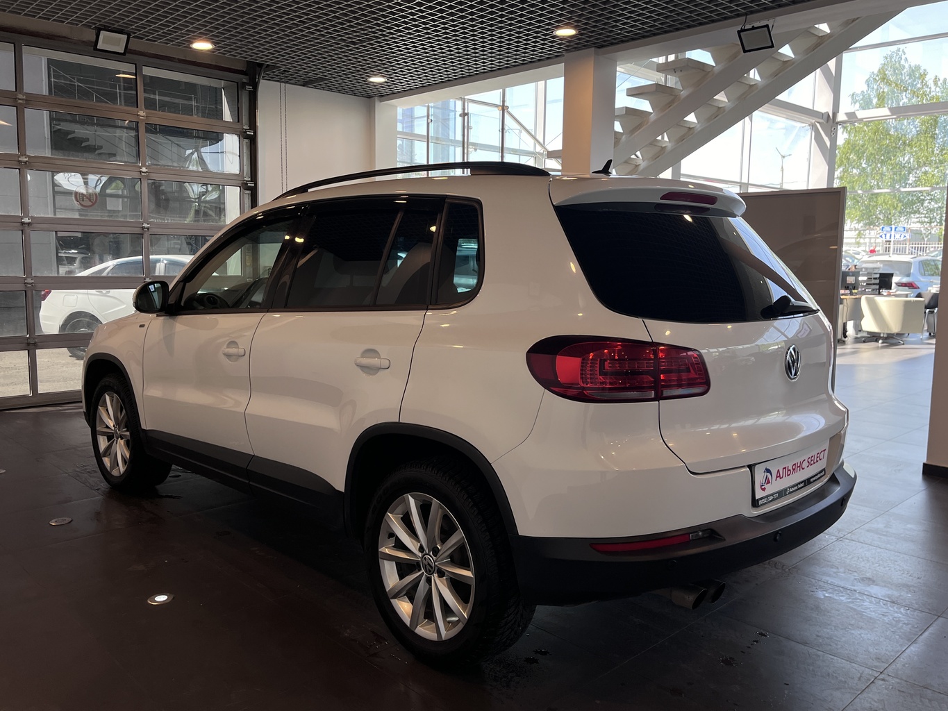 VOLKSWAGEN TIGUAN