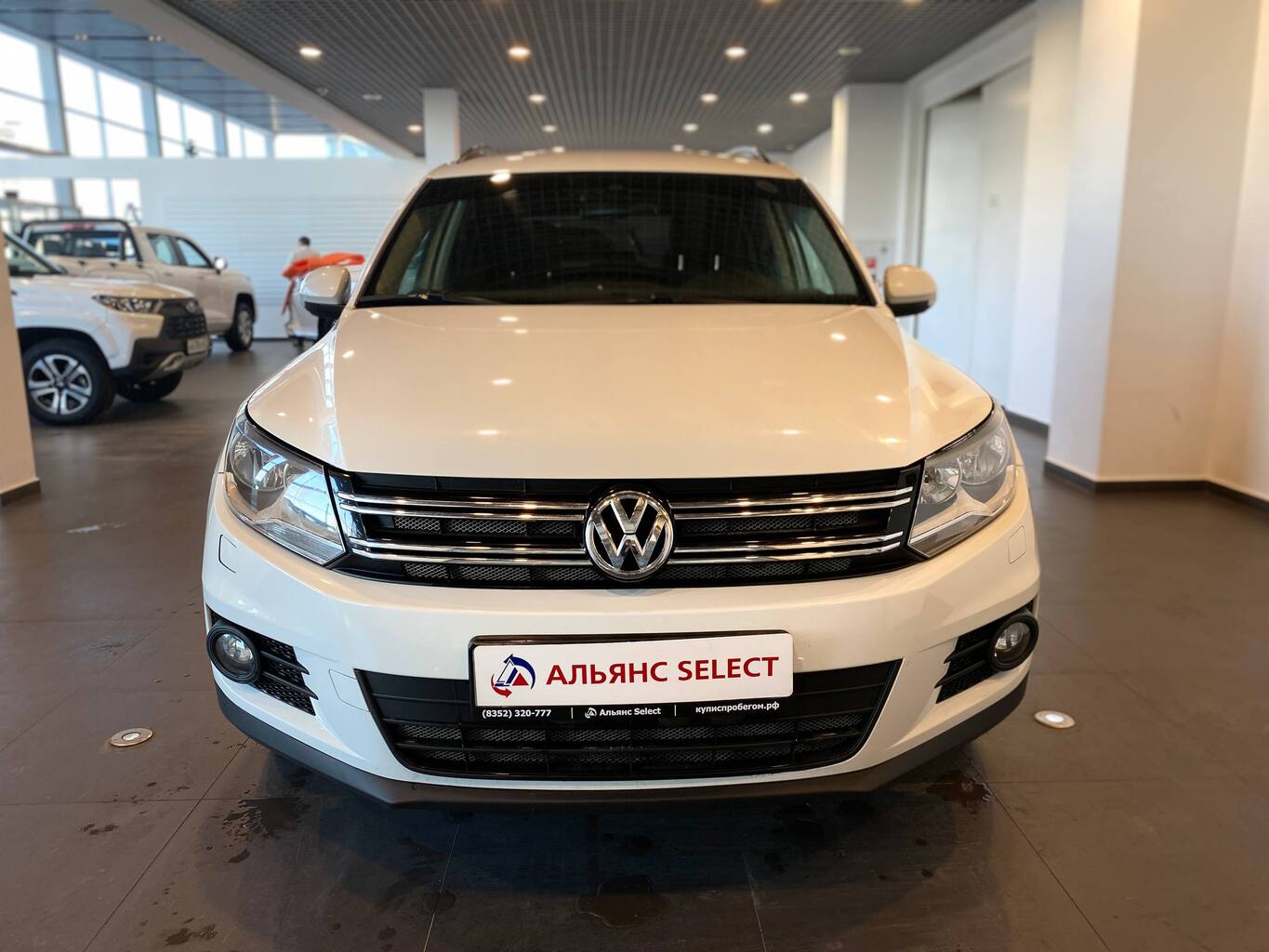 VOLKSWAGEN TIGUAN