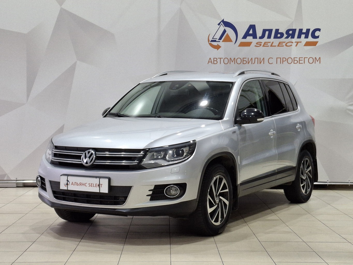 VOLKSWAGEN TIGUAN