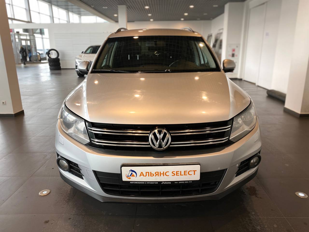 VOLKSWAGEN TIGUAN