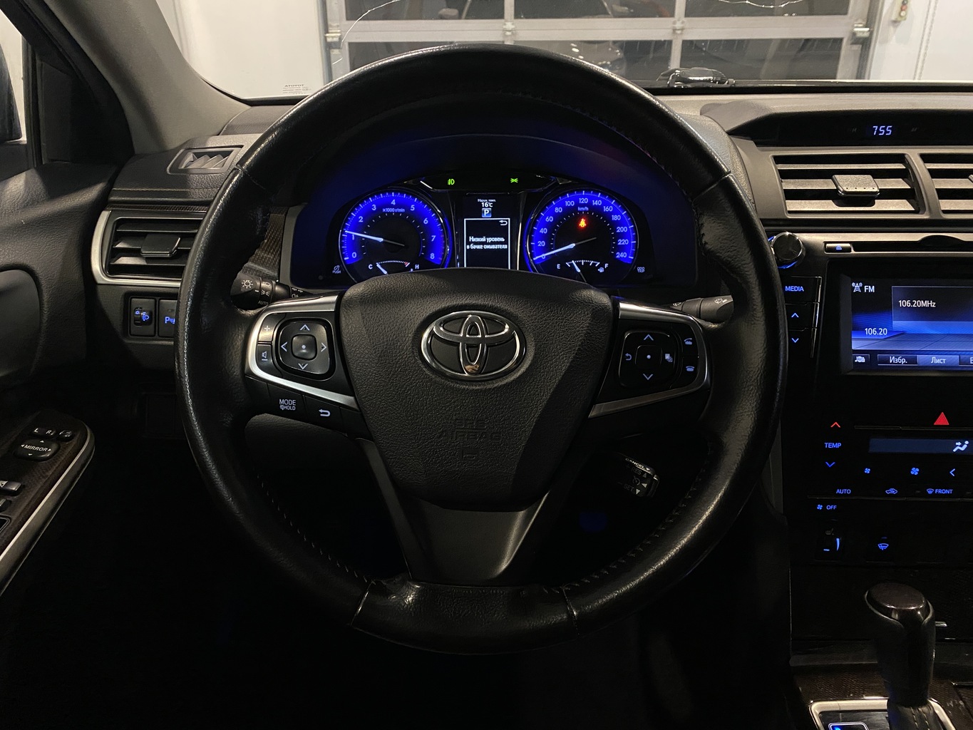 TOYOTA CAMRY